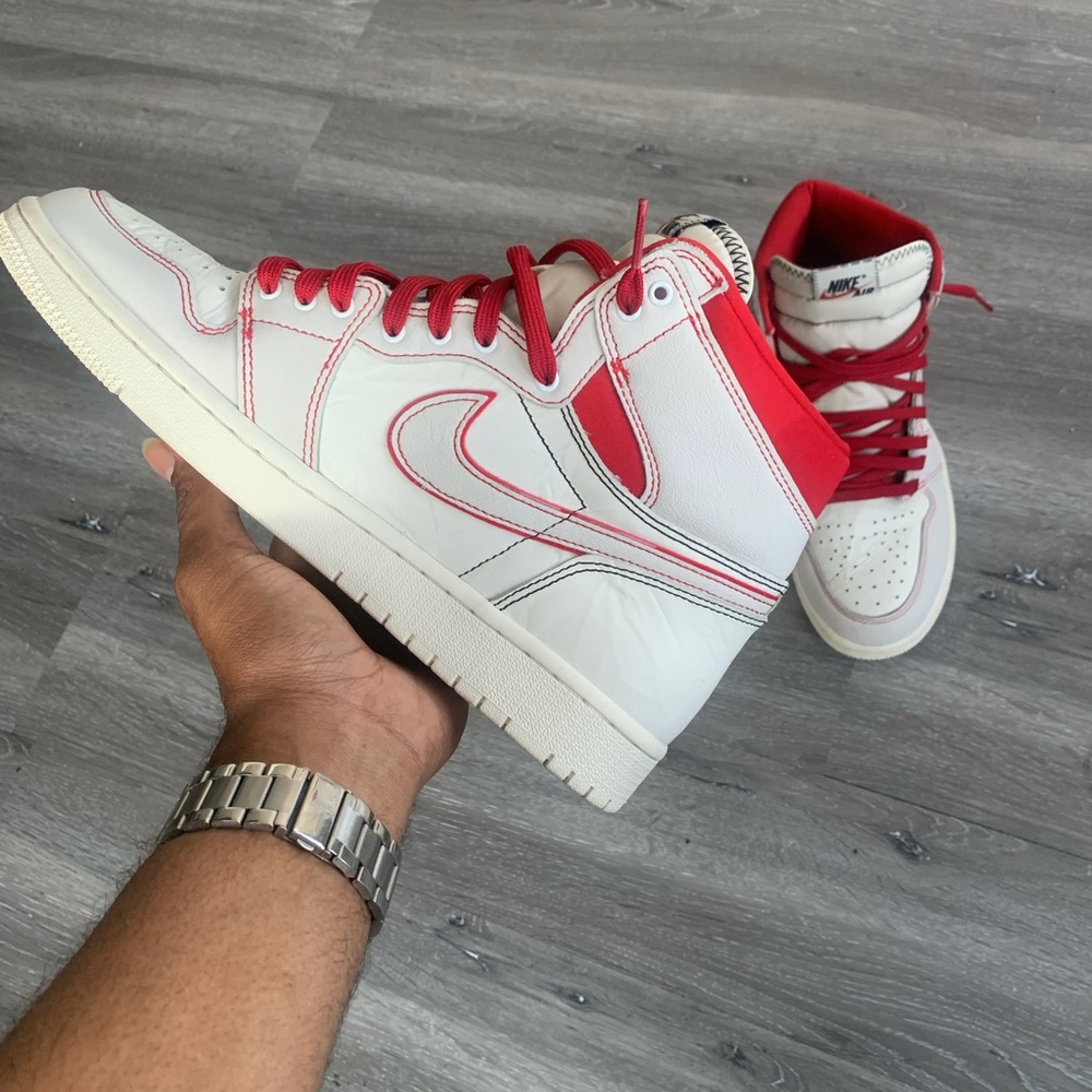 Air Jordan Retro 1 Phantom